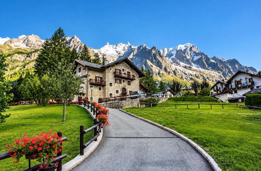 An Italian Alpine getaway awaits: how can you plan Milan Malpensa Airport (MXP)–Courmayeur transfers and return?